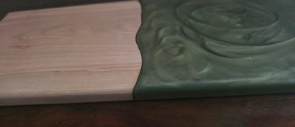 Premium Fishtail Charcuterie Board – Green Resin & Natural Wood Serving Platter